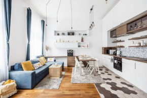 Bright and peaceful apartment in the city centre